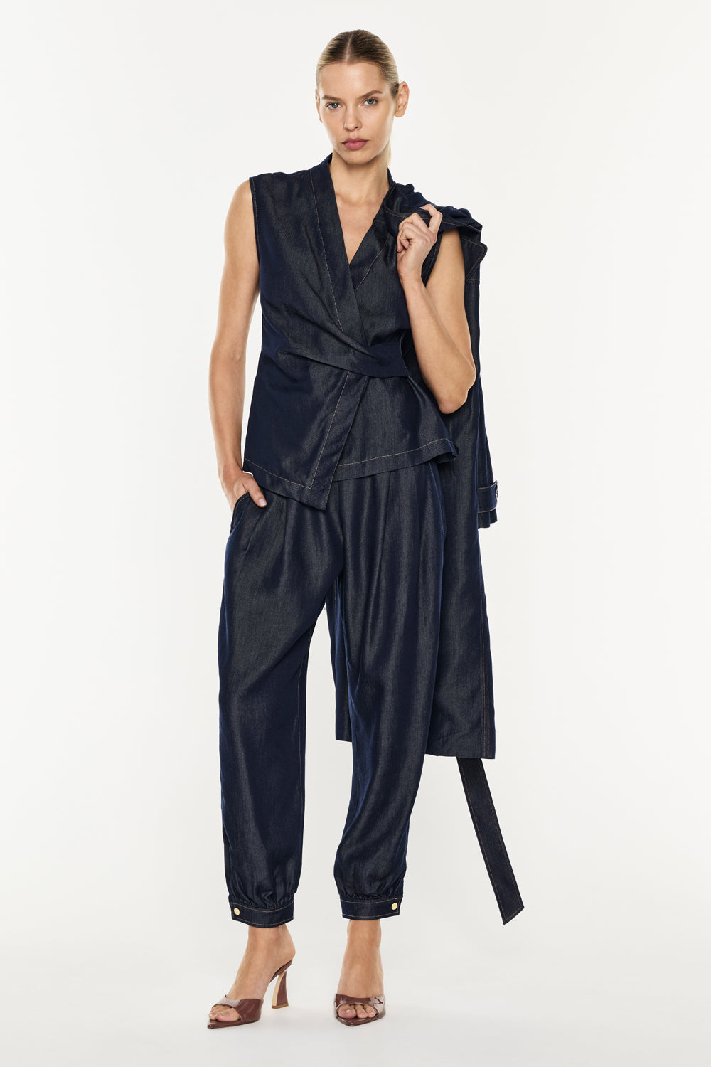 Quiet Command Wrap Top